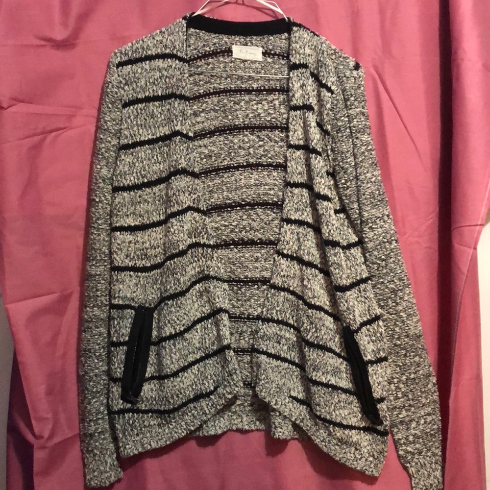 Lou Grey sweater with zipper